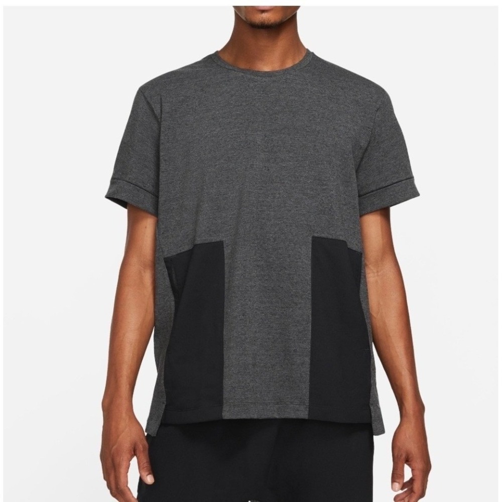 Nike Yoga Dri FIT Loose Fit Mens T-Shirt Gray Colorblock Gorpcore Workout Size L